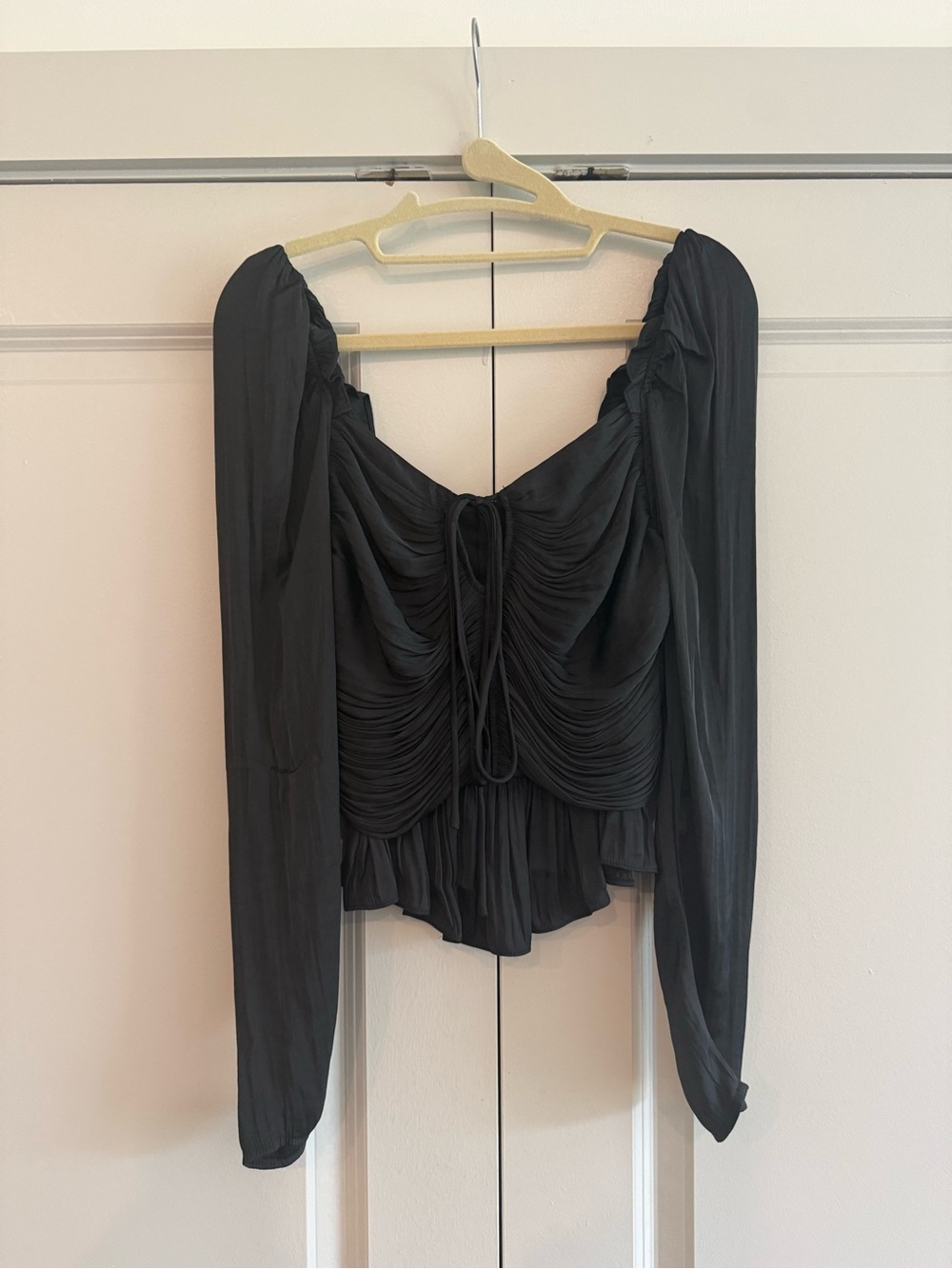 House of Harlow 1960 Black Ruched Tie-Front Long Sleeve Blouse